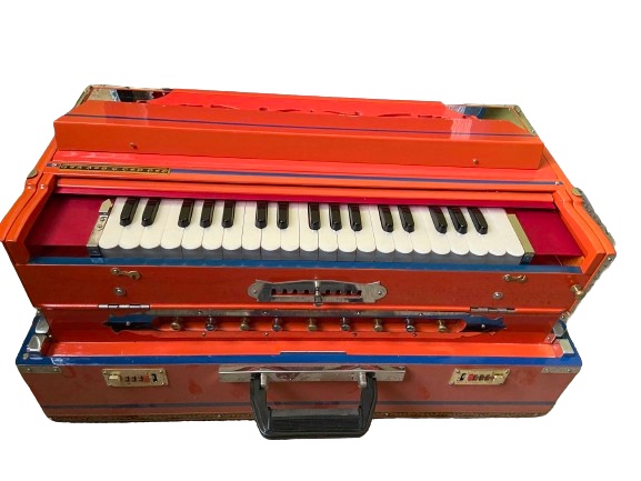 Legato 3 3/4 Octave 9 Scale Changer (with Coupler) Box Harmonium with 3 set of PREMIER Reeds, Light Brown